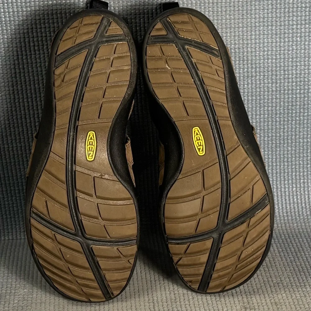 Keen Men’s Brown‎ Leather Closed Toe Waterproof Sandals Size 9